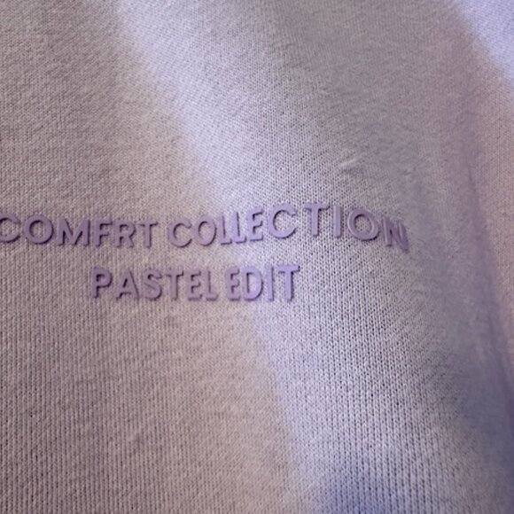 Comfrt Lavender Hoodie size Medium *in original packaging - Picture 4 of 8